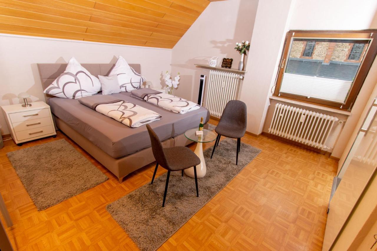 Moselhaus Bed and Breakfast Zeltingen-Rachtig Exteriör bild