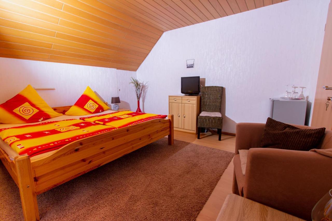Moselhaus Bed and Breakfast Zeltingen-Rachtig Exteriör bild